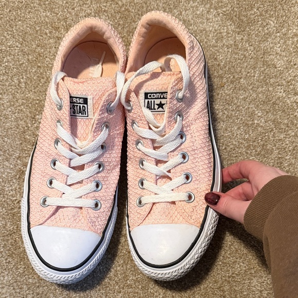 Converse women’s Pink Sneakers - Picture 3 of 8